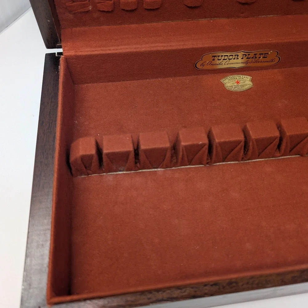 Tudor Plate Oneida Dark Wood Silverware Box Tarnish Resistant 19.5x11.25x4 Chest